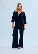 Structured V-neck top with wide sleeves