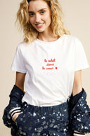 Short-sleeved t-shirt with embroidered wording