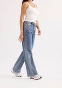 Straight jeans with wavy detail