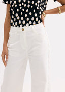 Straight jeans with wavy detail